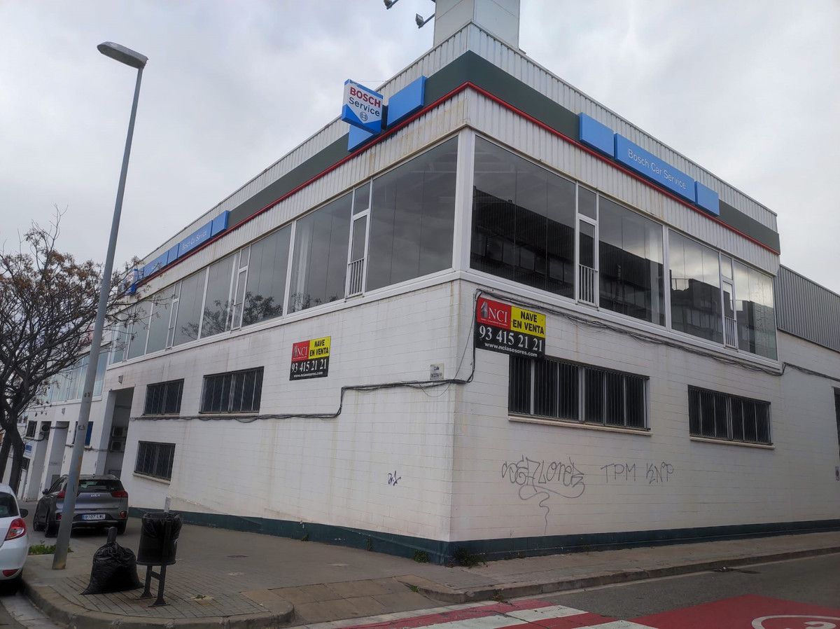 Exterior view of Industrial buildings for sale in Badalona