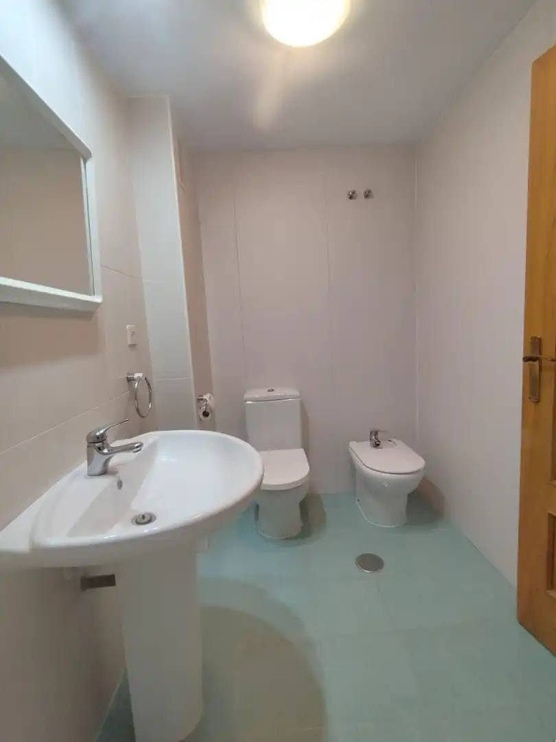 Baño de Piso de alquiler en Murcia con Aire acondicionado, Calefacción y Parquet