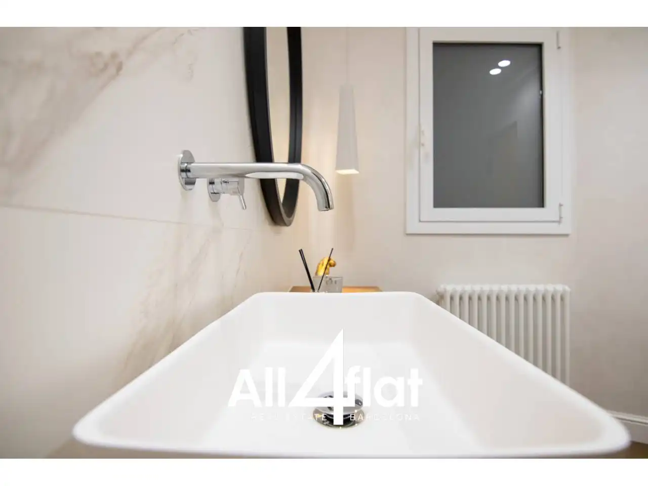 Bathroom of Flat for sale in Barcelona  with Air Conditioner, Heating and Parquet flooring