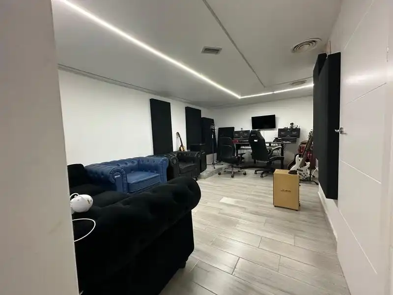 Ground floor for rent in Madrid  with Air Conditioner and Heating