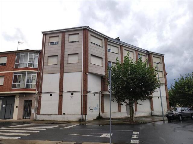 Local comercial en Venta en BECQUER en Cuatro Vientos