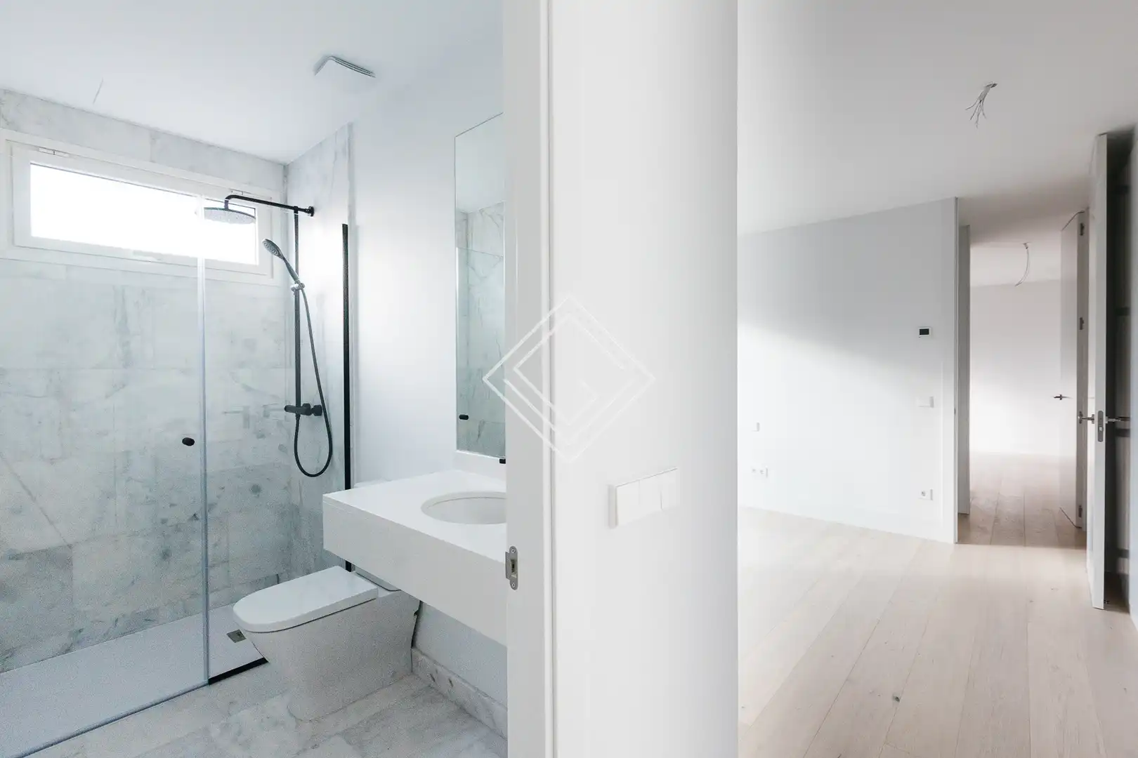 Baño de Dúplex en venta en Madrid con Aire acondicionado, Terraza y Trastero