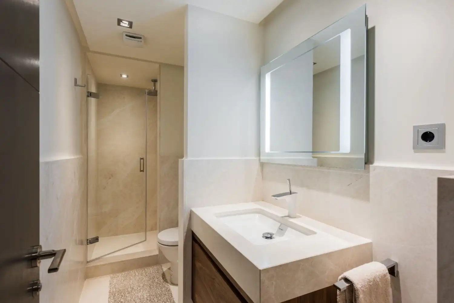 Baño de Casa o chalet de alquiler en Marbella con Aire acondicionado, Calefacción y Terraza