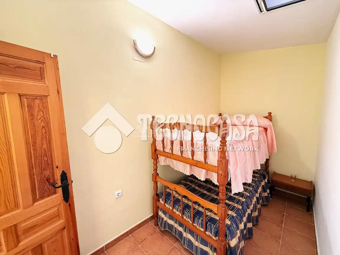Finca rústica en venta en Huete con Calefacción, Jardín privado y Terraza