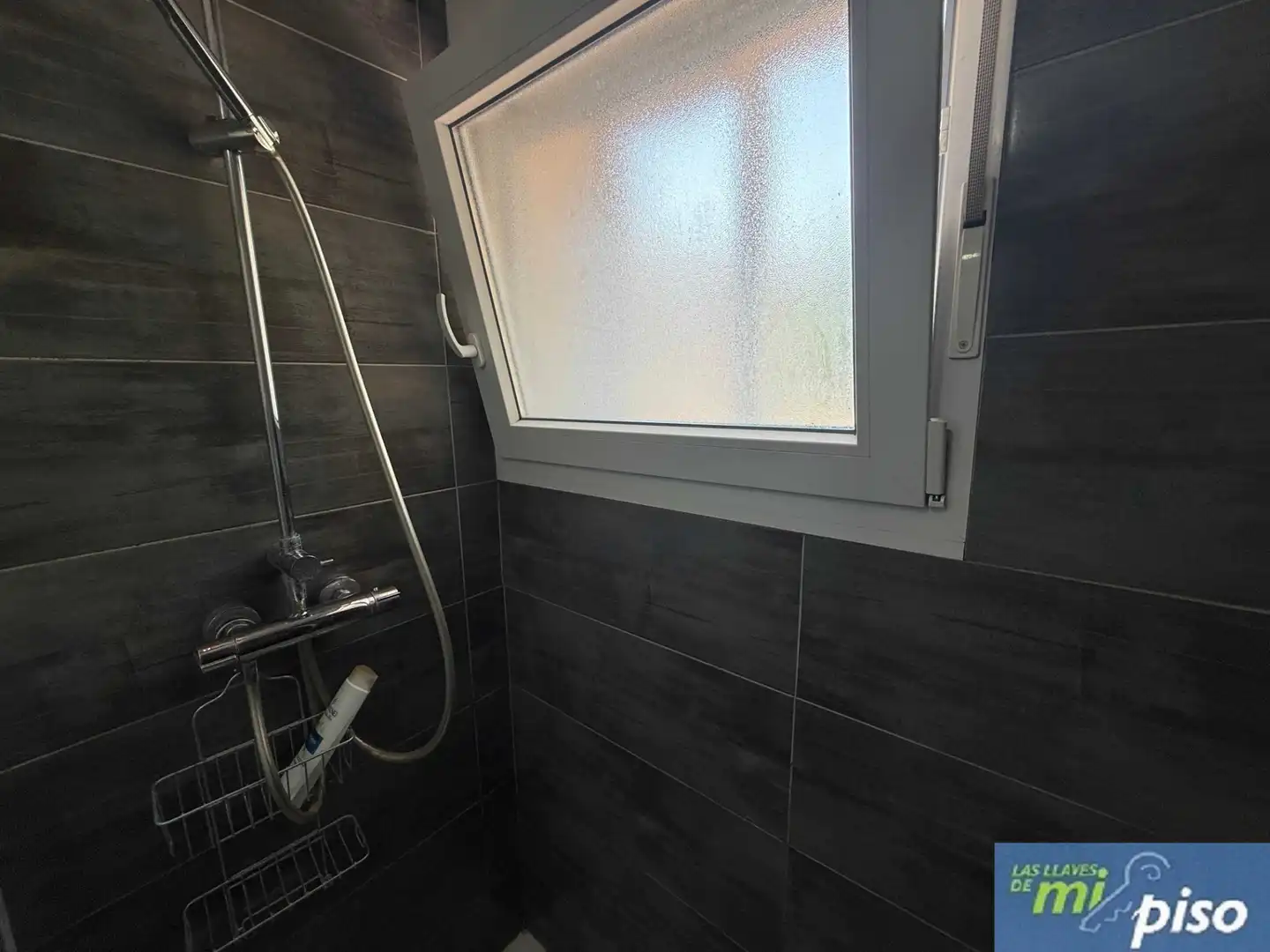 Baño de Piso de alquiler en Valladolid con Calefacción, Parquet y Amueblado