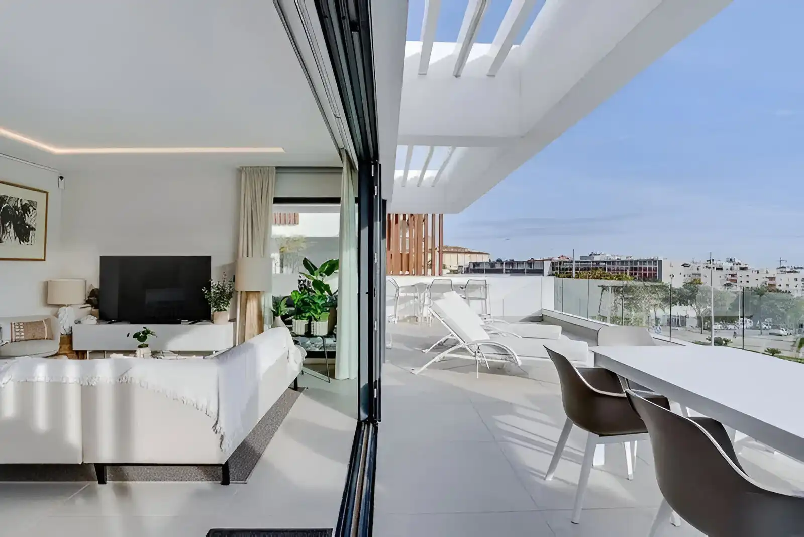 Apartament amb piscina en venda a Estepona Pueblo
