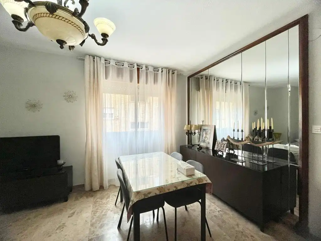 Comedor de Piso de alquiler en Granada con Aire acondicionado, Calefacción y Amueblado