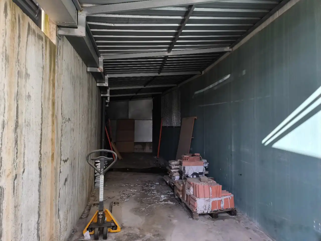 Nave industrial en venta en Badalona