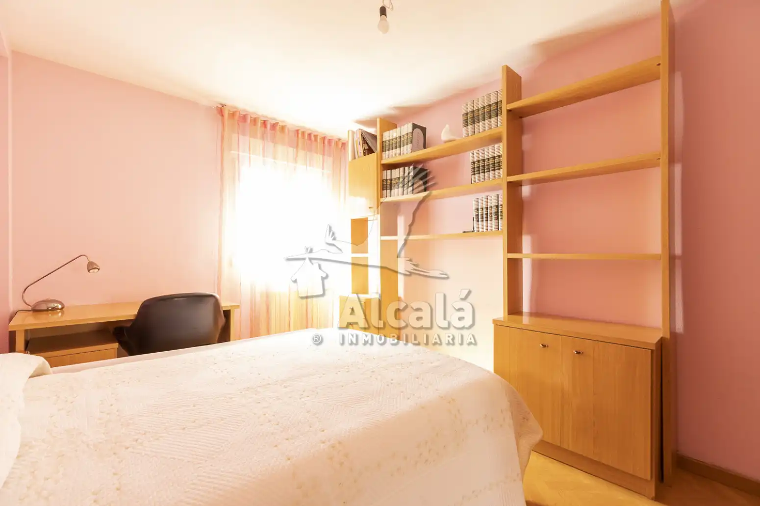 Schlafzimmer von Einfamilien-Reihenhaus zum Verkauf in Alcalá de Henares mit Heizung, Parkett und Schwimmbad