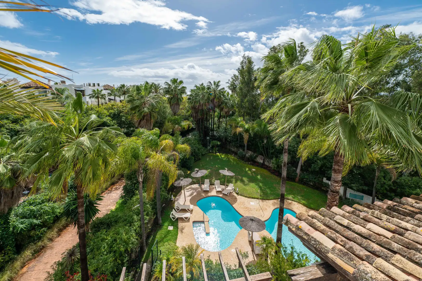 Jardín de Ático de alquiler en Marbella con Aire acondicionado, Terraza y Trastero