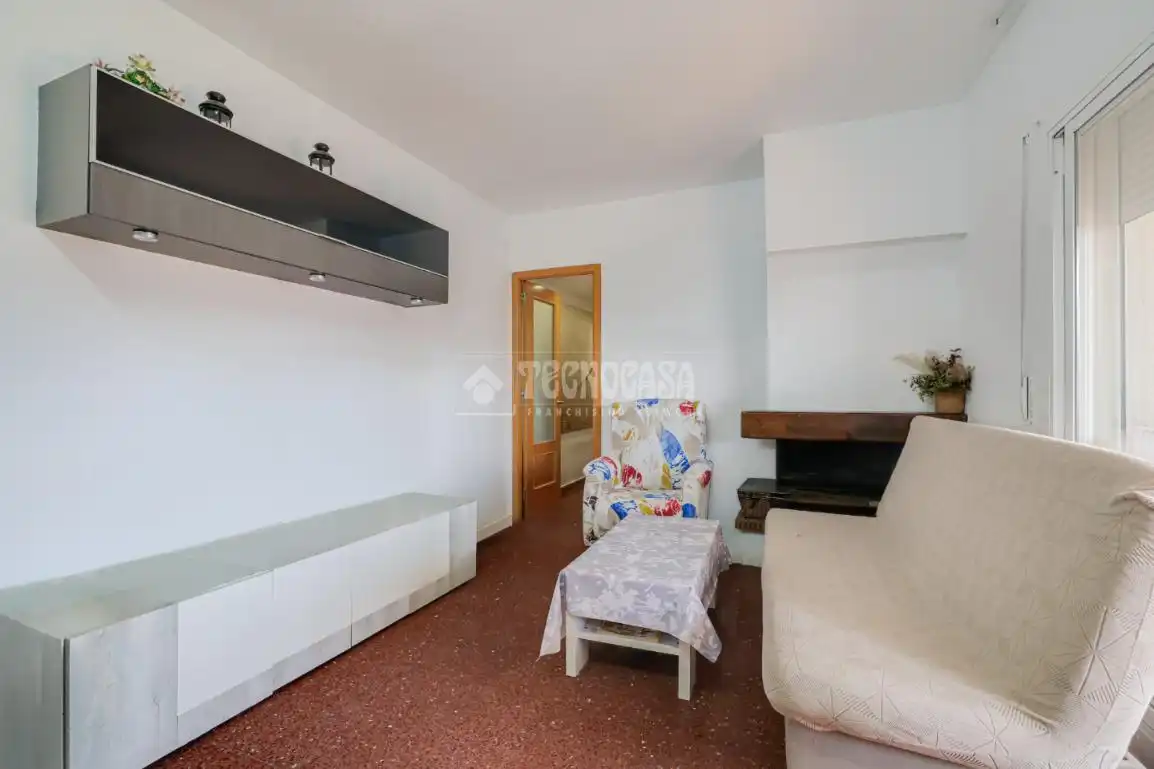 Sala de estar de Piso en venta en L'Hospitalet de Llobregat con Aire acondicionado, Calefacción y Terraza