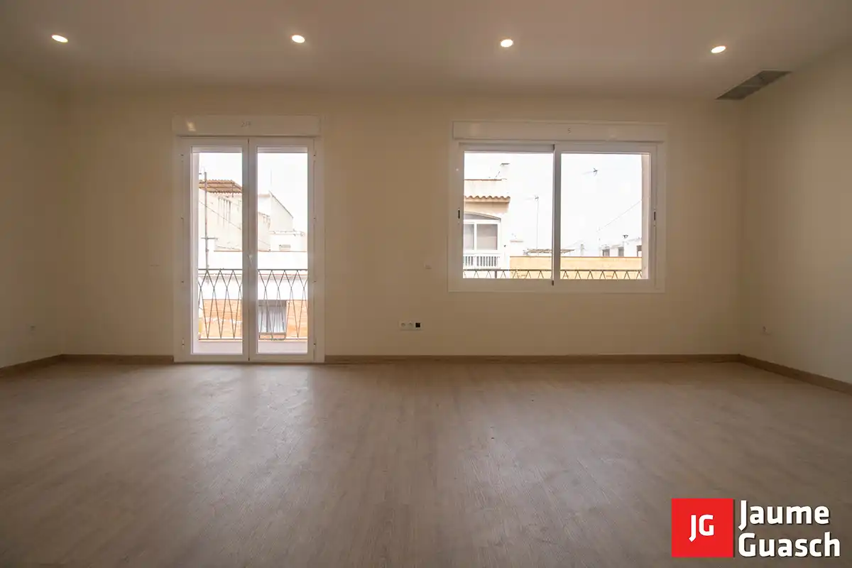 Wohnzimmer von Wohnung zum Verkauf in Torredembarra mit Klimaanlage, Heizung und Parkett