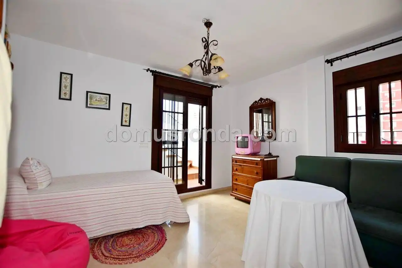 Habitación de Casa o chalet en venta en Ronda con Calefacción, Terraza y Piscina