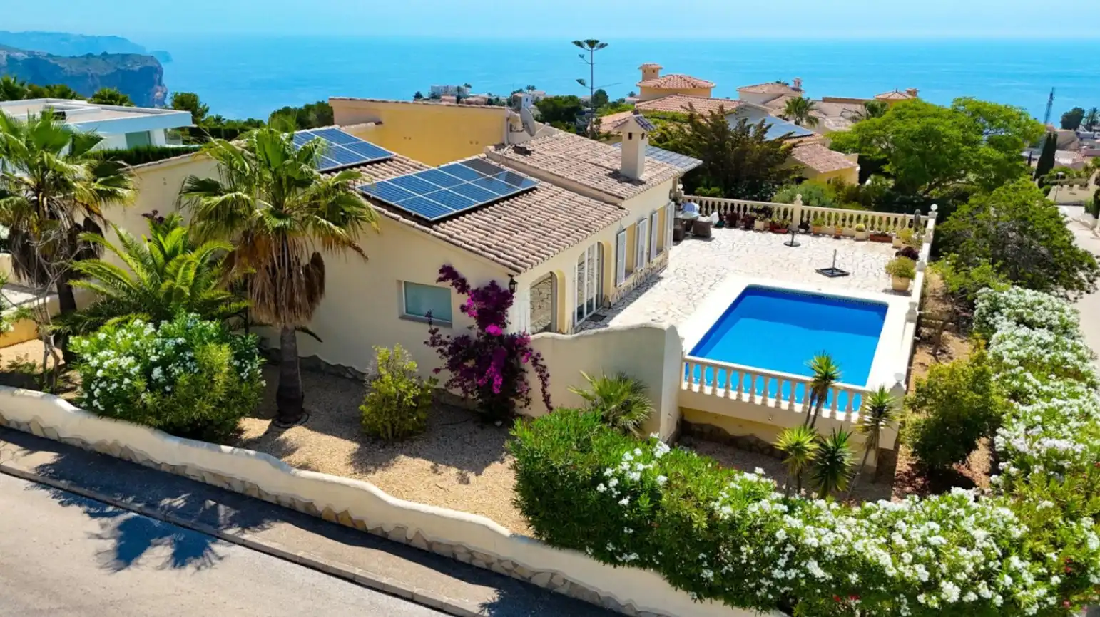 Vista exterior de Casa o chalet en venta en Benitachell / El Poble Nou de Benitatxell con Aire acondicionado, Calefacción y Jardín privado