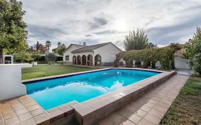 Piscina de Casa o xalet en venda en Ogíjares amb Aire condicionat, Jardí privat i Piscina