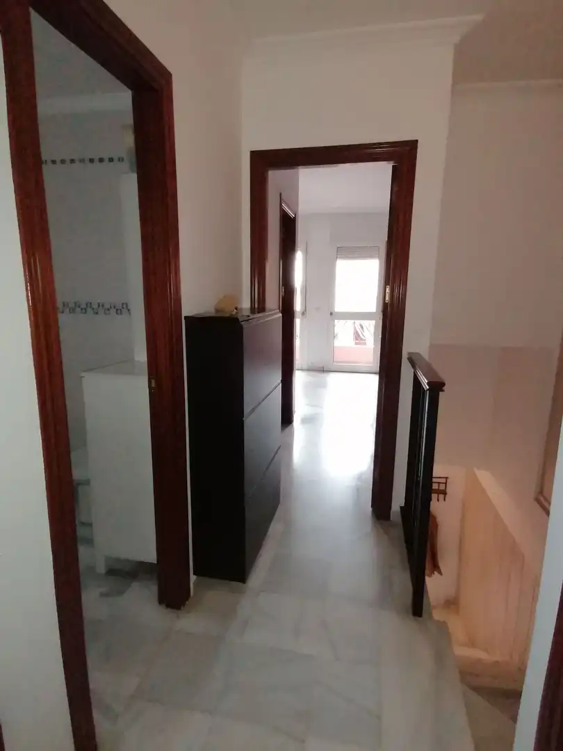 Casa adosada de lloguer en Algeciras amb Jardí privat, Terrassa i Traster