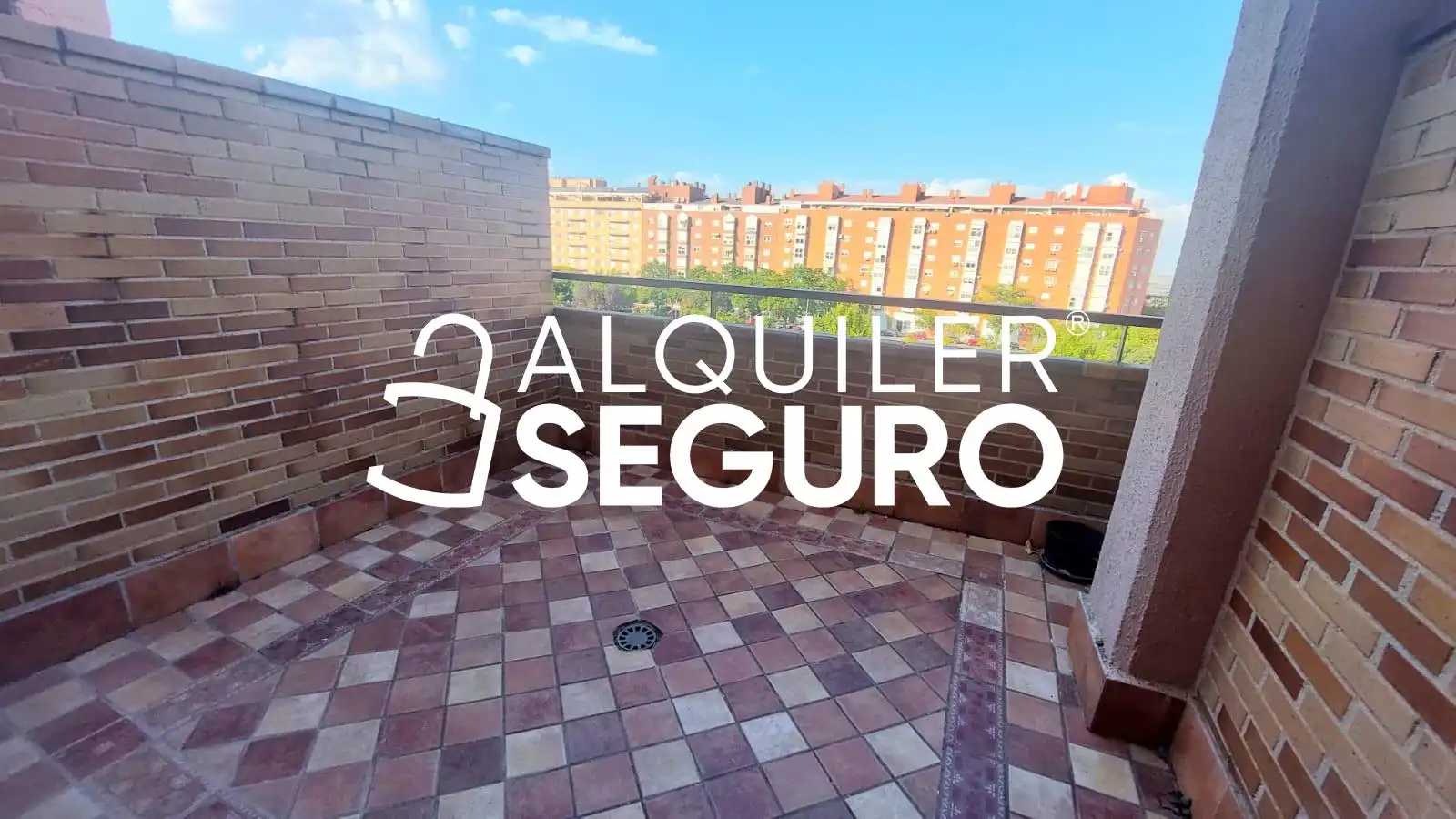 Terraza de Ático de alquiler en  Madrid Capital con Aire acondicionado, Terraza y Piscina