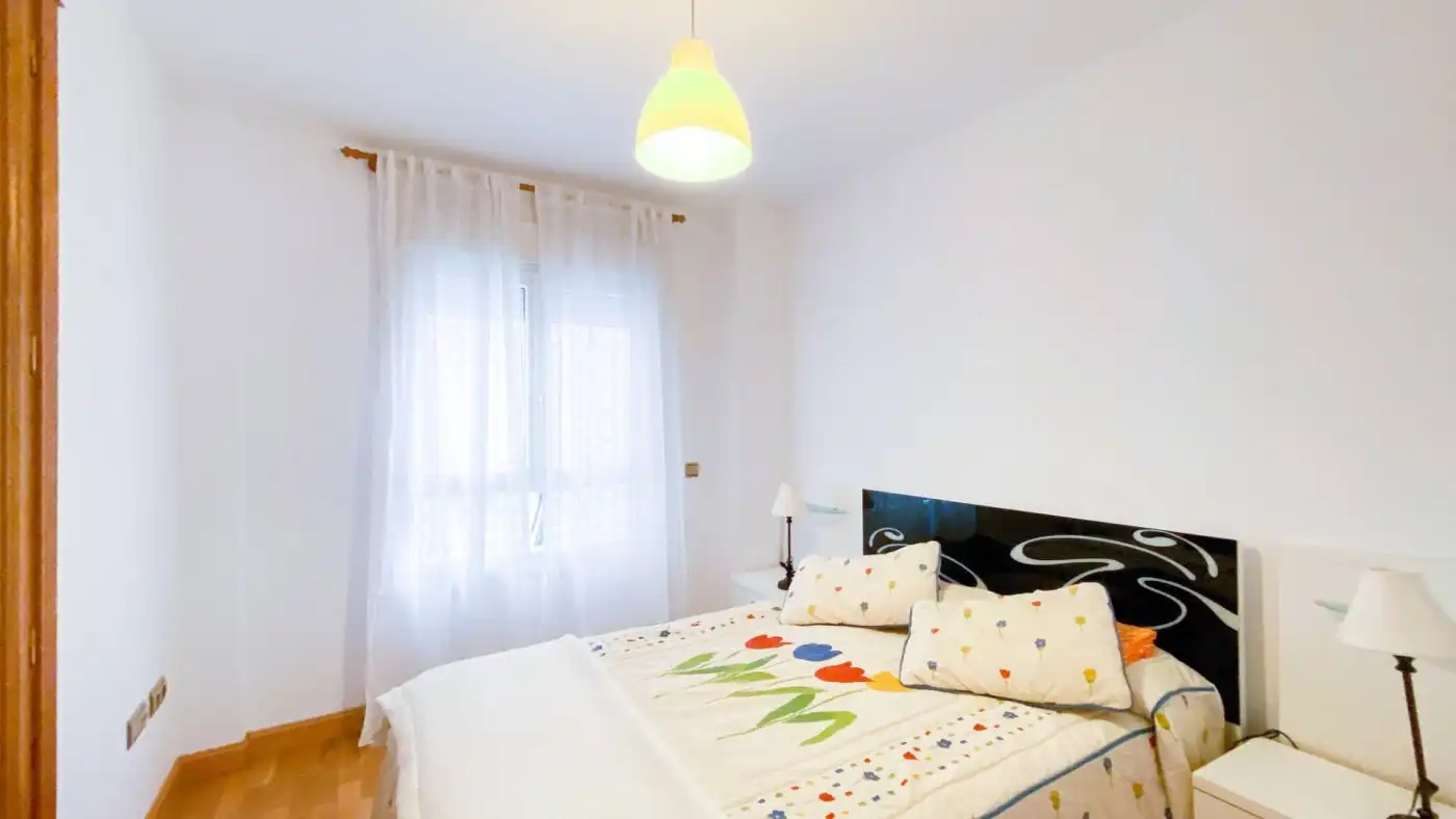 Bedroom of Flat for rent in Málaga  with Air Conditioner, Heating and Parquet flooring