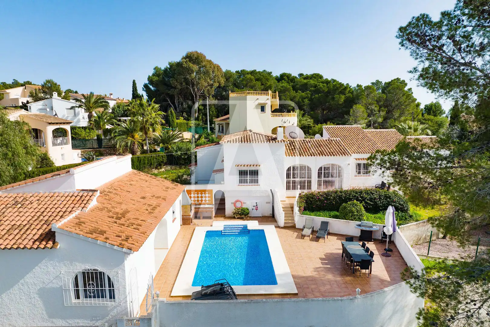 Villa avec piscine à vendre à Carrió - La Merced - Los Pinos