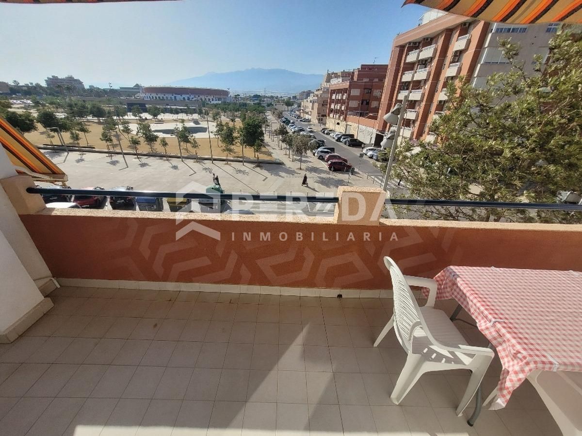 Vista exterior de Apartament en venda en Roquetas de Mar amb Terrassa, Traster i Balcó