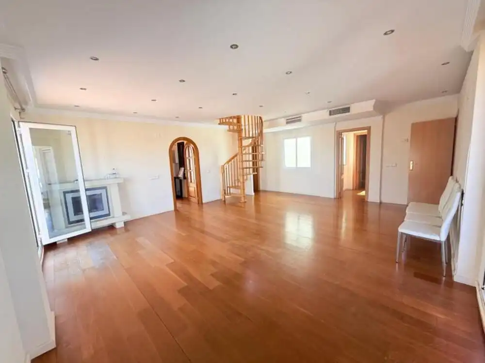 Sala de estar de Ático de alquiler en Marbella con Aire acondicionado, Terraza y Piscina