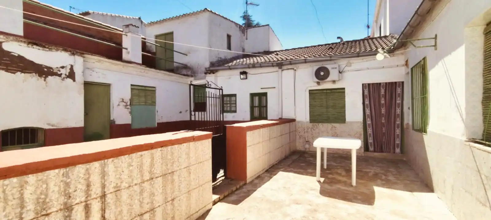 Vista exterior de Casa o xalet en venda en Almodóvar del Campo amb Aire condicionat, Terrassa i Traster