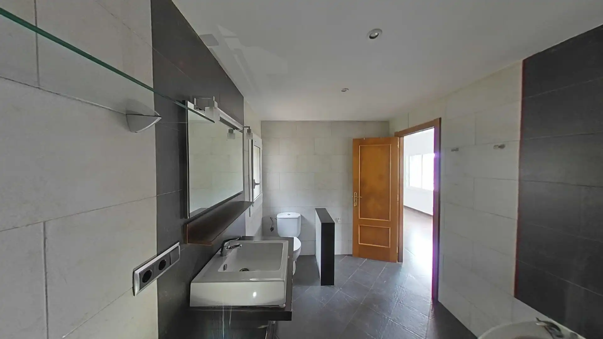 Badezimmer von Haus oder Chalet zum Verkauf in Cubelles mit Privatgarten und Abstellraum