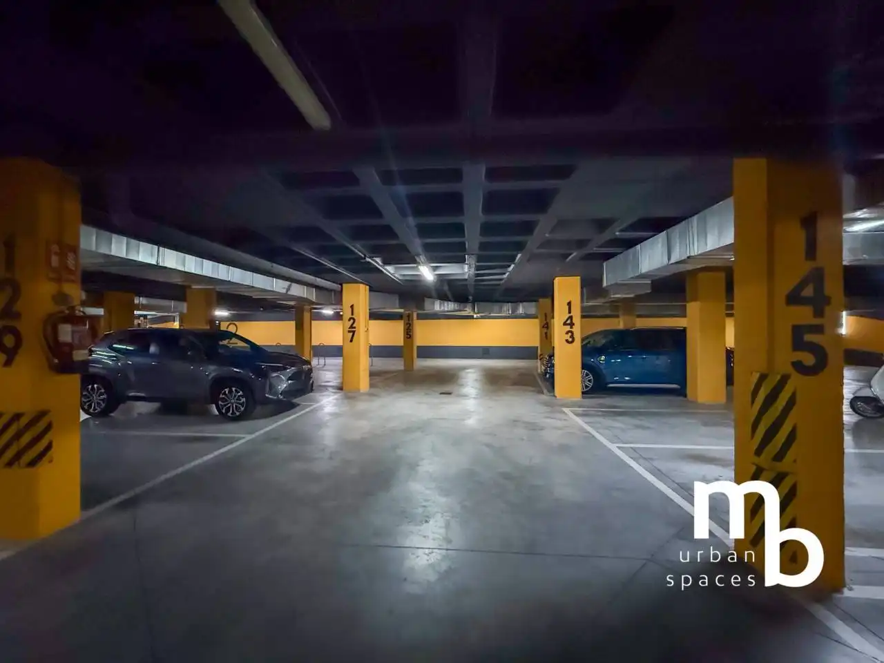 Parking of Flat for rent in Madrid  with Air Conditioner, Heating and Swimming Pool