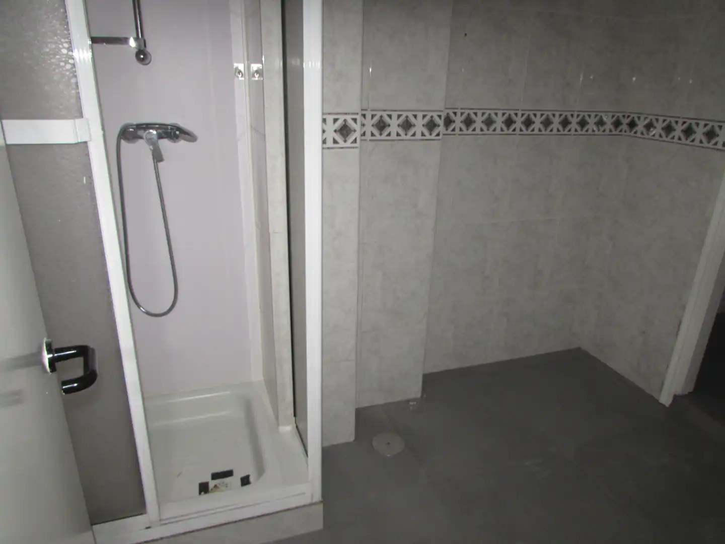 Baño de Local de alquiler en Culleredo con Aire acondicionado