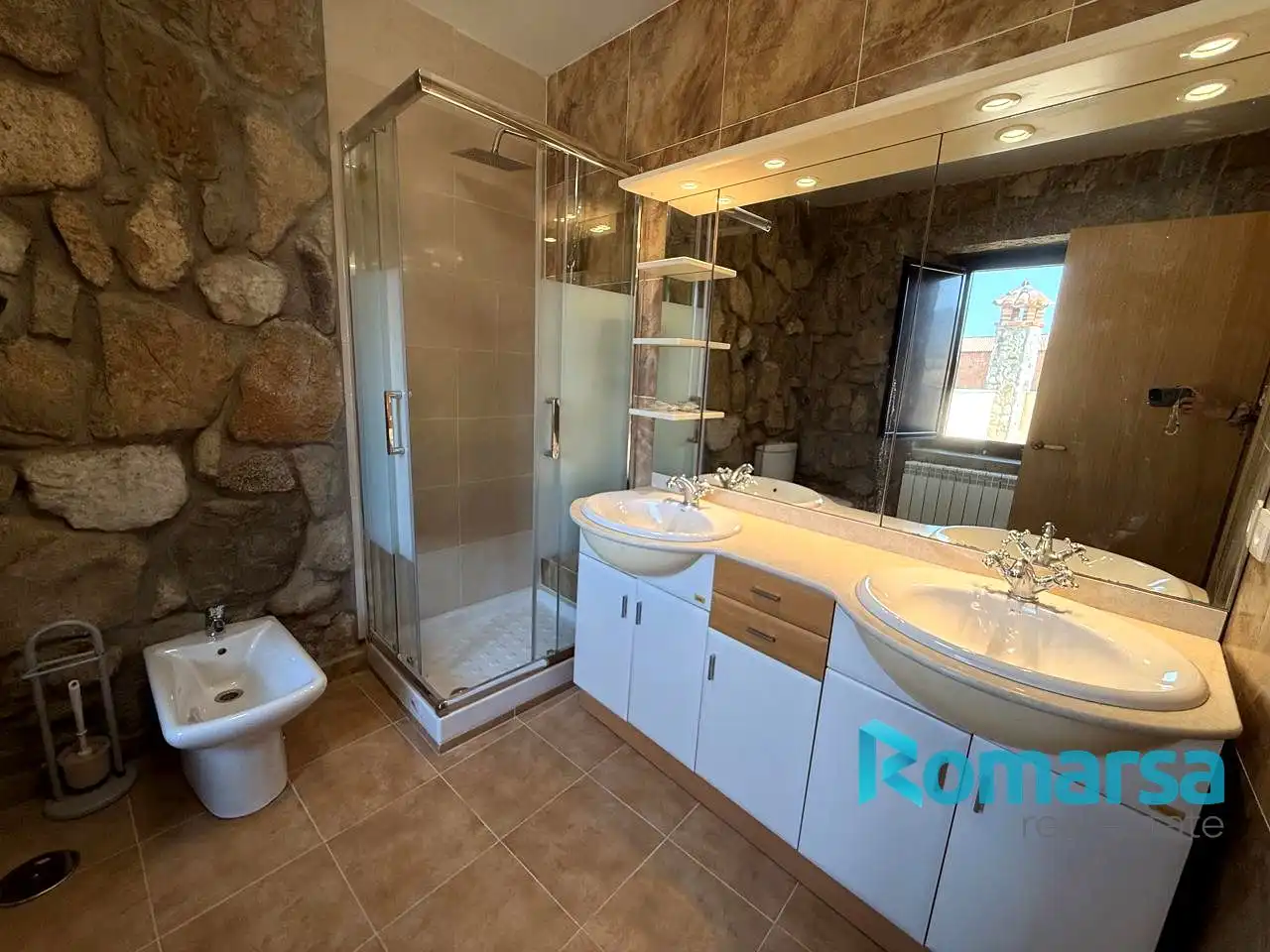 Country homes for rent in Doña Juanita, Gemuño