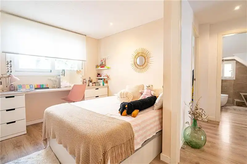 Dormitori de Casa adosada en venda en  Palma de Mallorca amb Aire condicionat, Jardí privat i Terrassa
