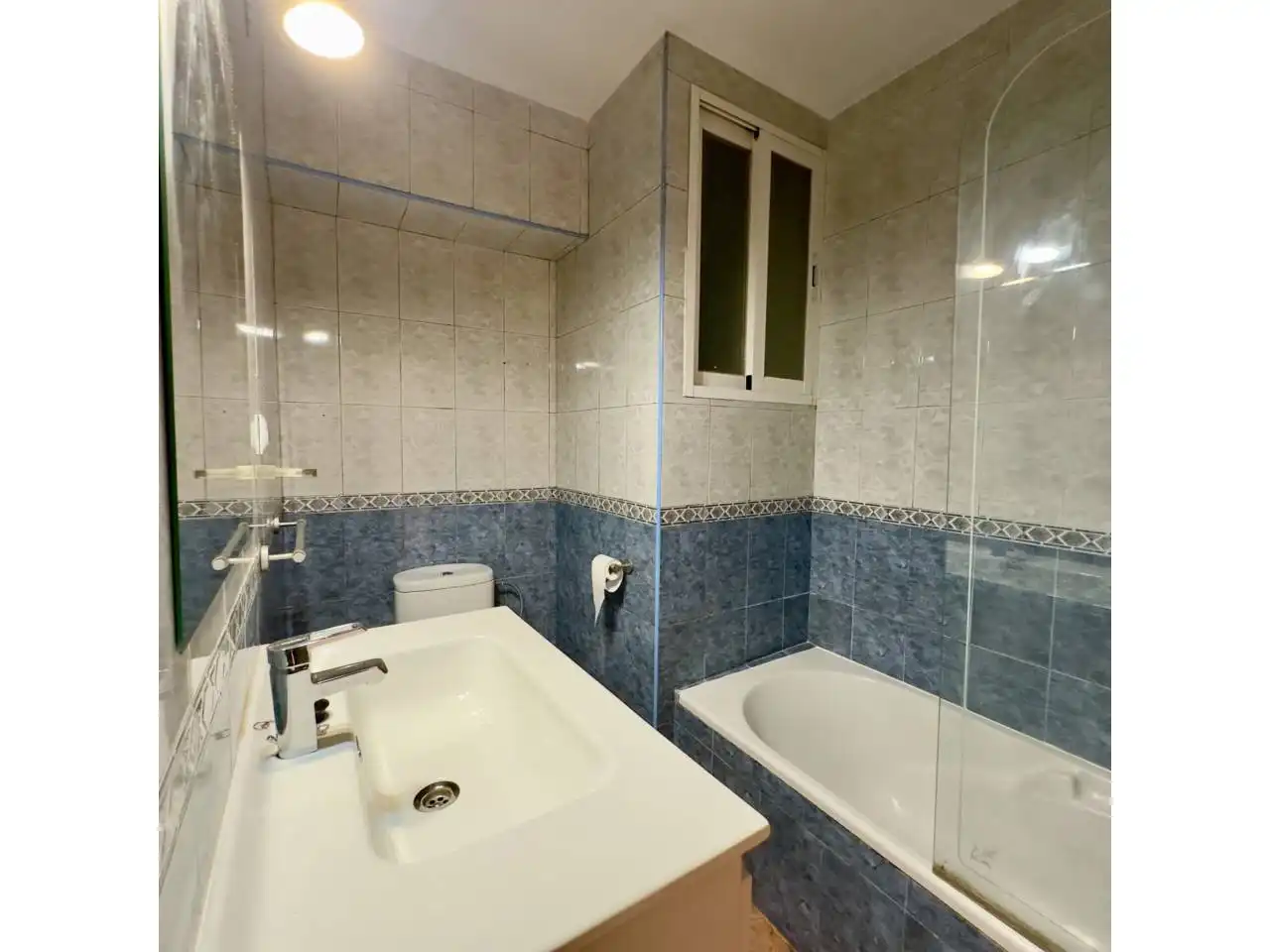Baño de Piso en venta en  Palma de Mallorca con Aire acondicionado, Balcón y Alarma