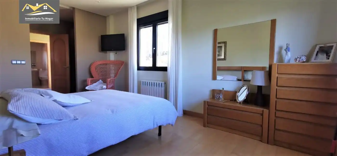 Habitación de Casa o chalet en venta en A Pobra de Trives  con Calefacción, Terraza y Trastero