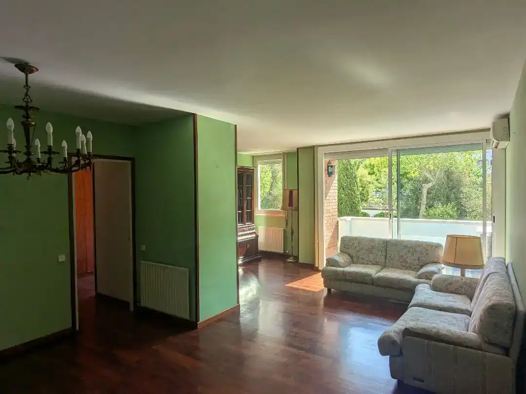 Sala d'estar de Pis en venda en Sant Joan Despí amb Aire condicionat i Balcó