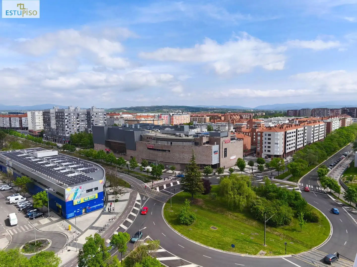 Vista exterior de Pis en venda en Vitoria - Gasteiz amb Calefacció, Parquet i Terrassa