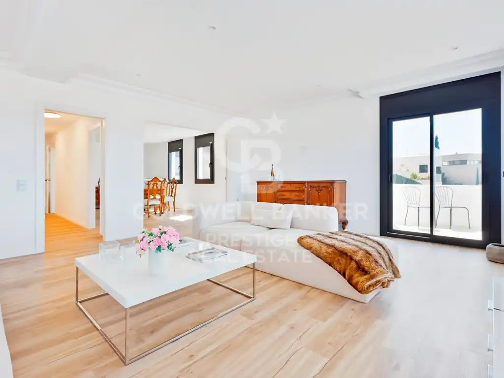 Living room of Houses for sale in Esplugues de Llobregat
