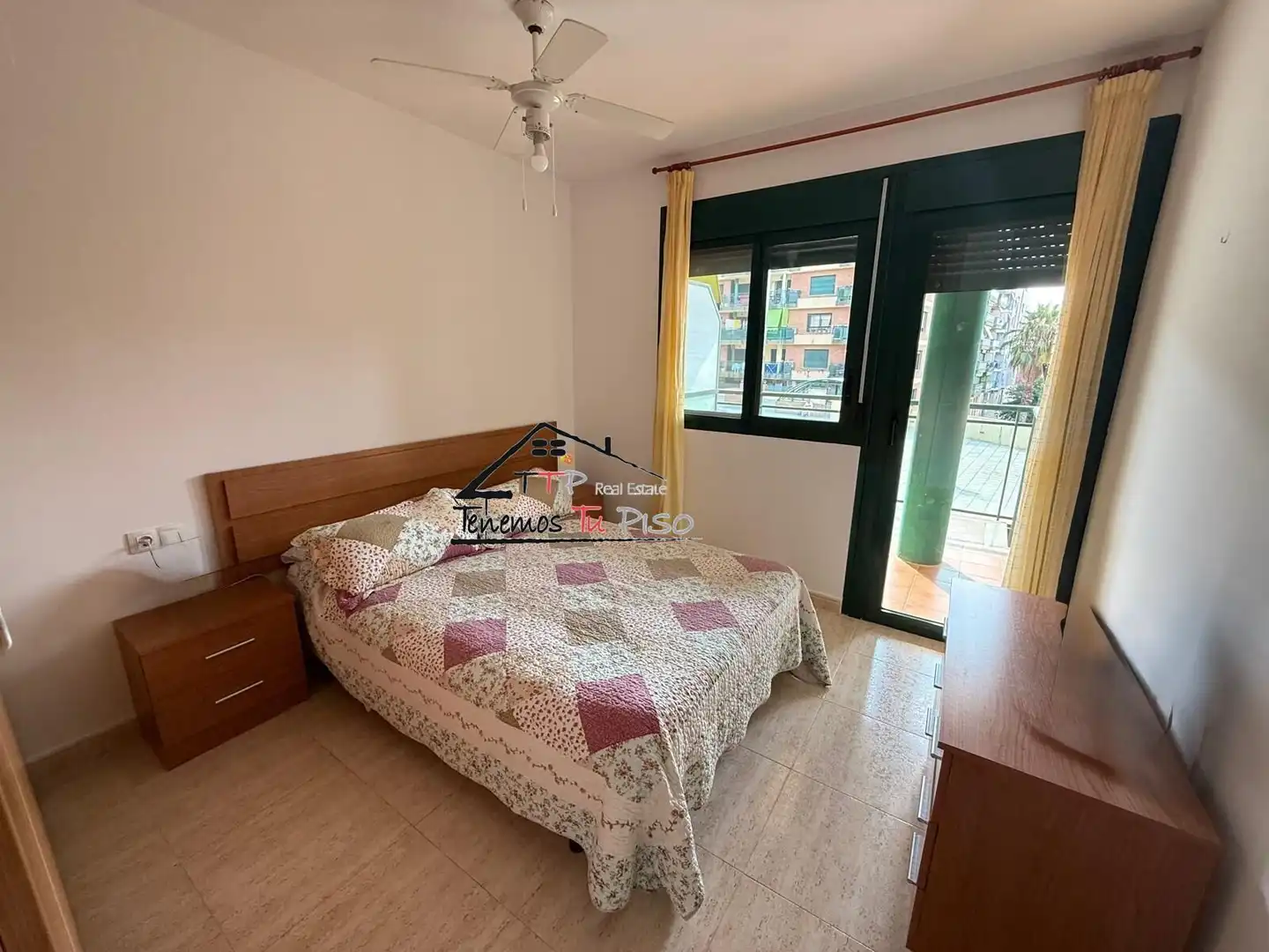 Habitación de Apartamento en venta en Benicarló con Terraza, Trastero y Amueblado