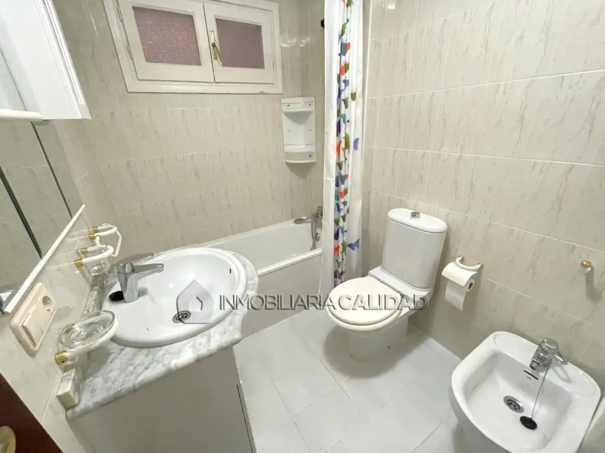 Bedroom of Flat for rent in Burgos  with Heating and Furnished