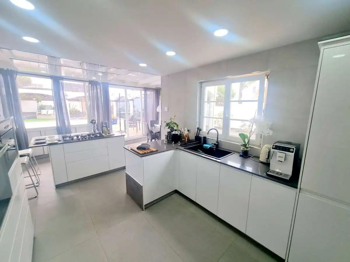 Kitchen of Houses for sale in Tías  with Air Conditioner, Private garden and Terrace