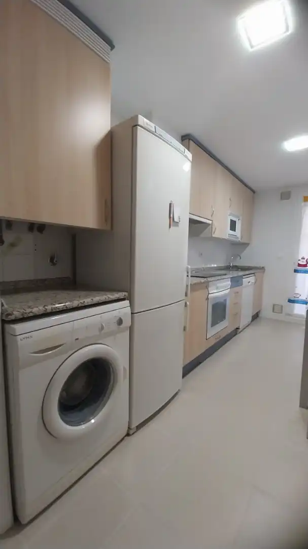 Cuina de Pis de lloguer en Zaragoza amb Aire condicionat, Calefacció i Traster