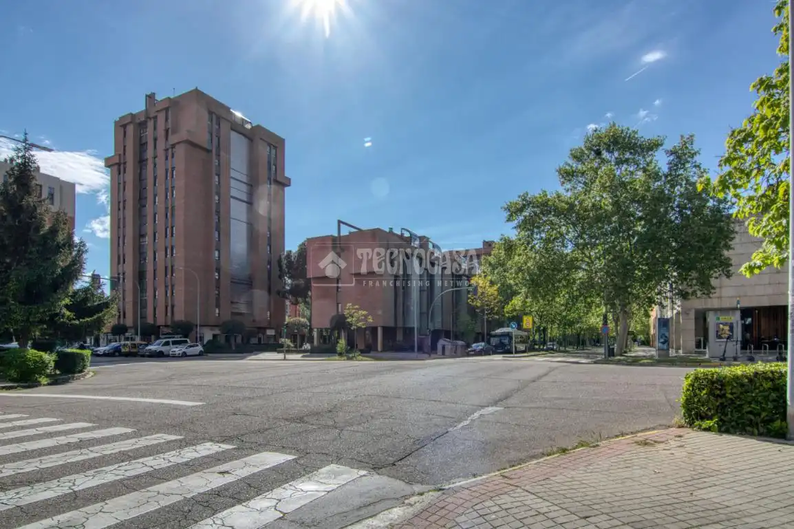 Vista exterior de Pis en venda en Valladolid amb Calefacció i Terrassa
