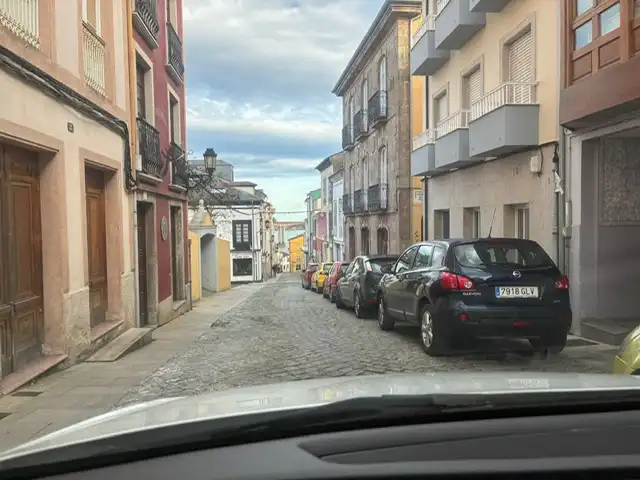 Außenansicht von Einfamilien-Reihenhaus zum Verkauf in Ribadeo