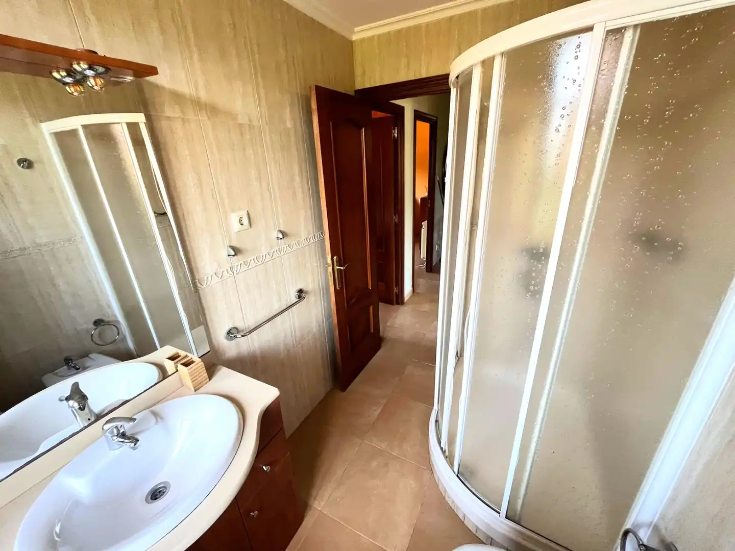 Baño de Casa o chalet en venta en Valdoviño con Jardín privado, Terraza y Amueblado