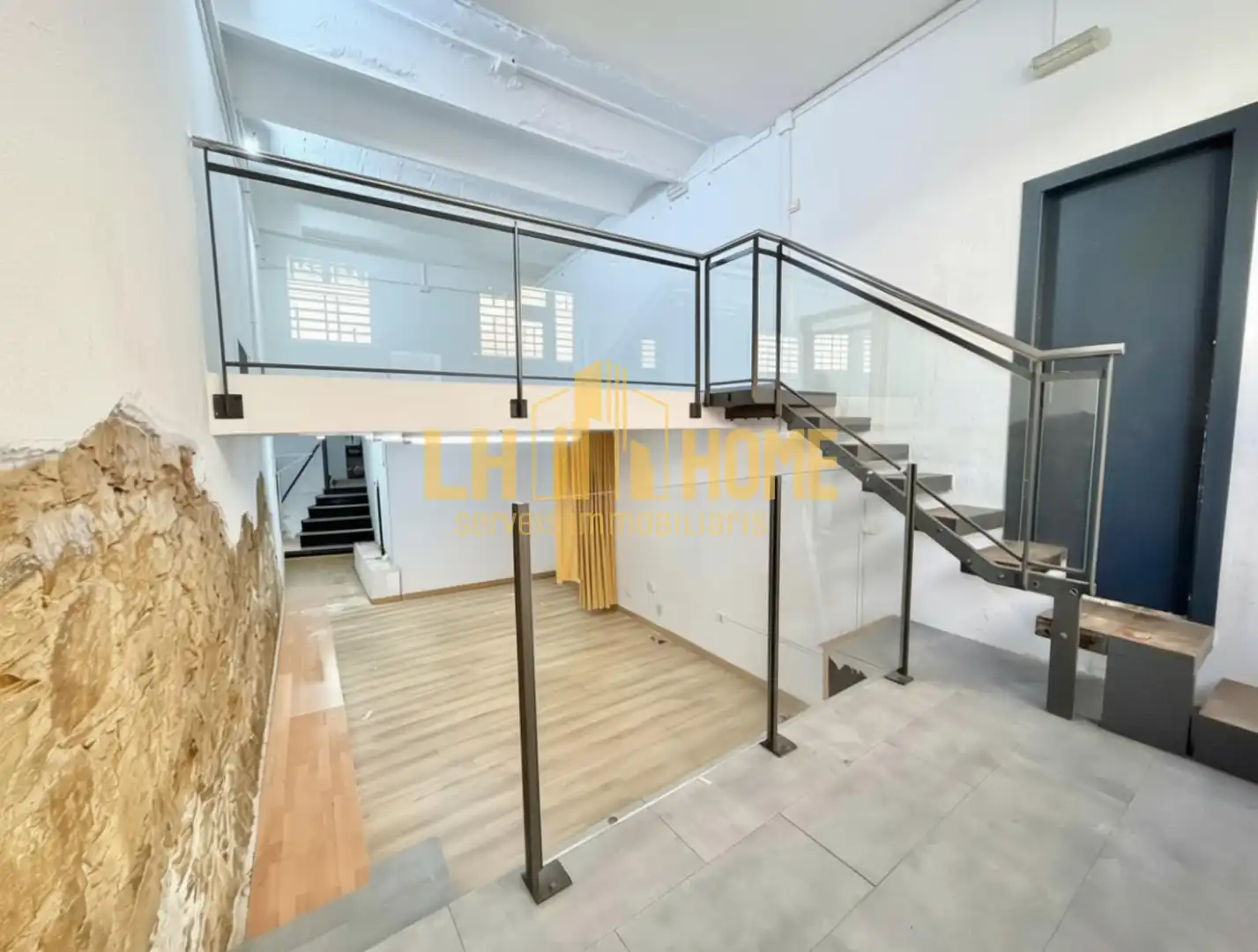 Commercial properties for sale in L'Hospitalet de Llobregat  with Air Conditioner