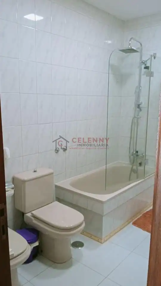Baño de Casa o chalet en venta en San Cibrao das Viñas con Calefacción, Jardín privado y Terraza
