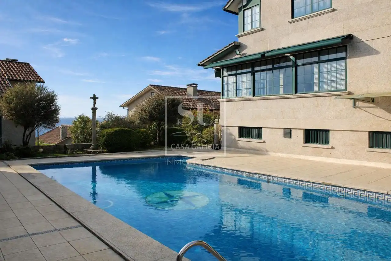 Piscina de Casa o chalet en venta en Vigo  con Calefacción, Jardín privado y Parquet