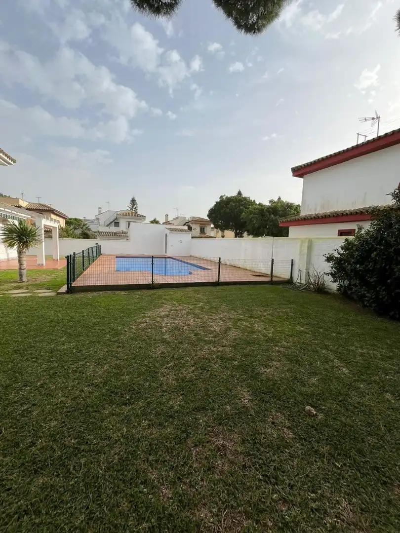 Garden of Houses for sale in Chiclana de la Frontera