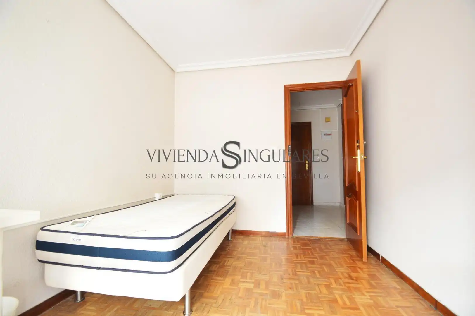Habitación de Piso en venta en Sevilla con Aire acondicionado, Parquet y Terraza