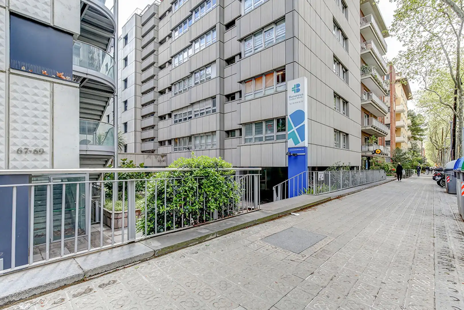 Außenansicht von Gebäude zur Miete in Barcelona mit Alarm