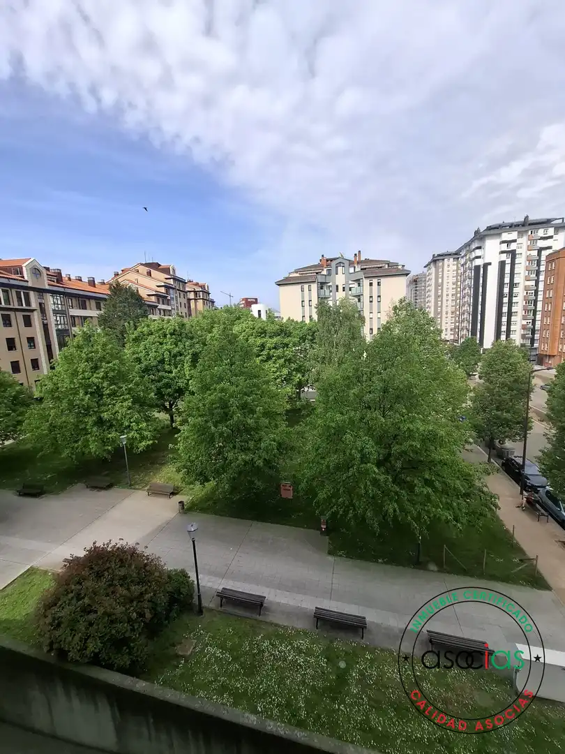 Vista exterior de Piso en venta en Gijón  con Calefacción y Trastero
